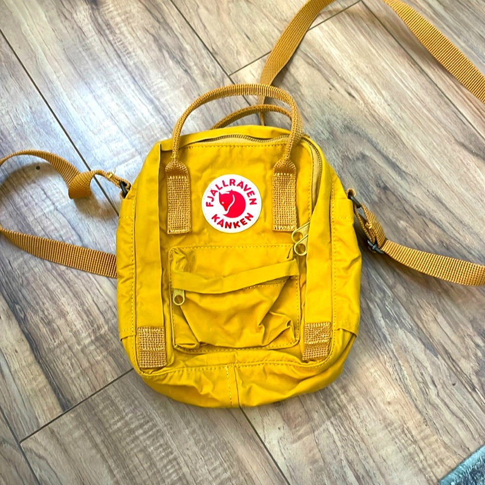 COPY - Fjallraven Kanken crossbody bag in mustard